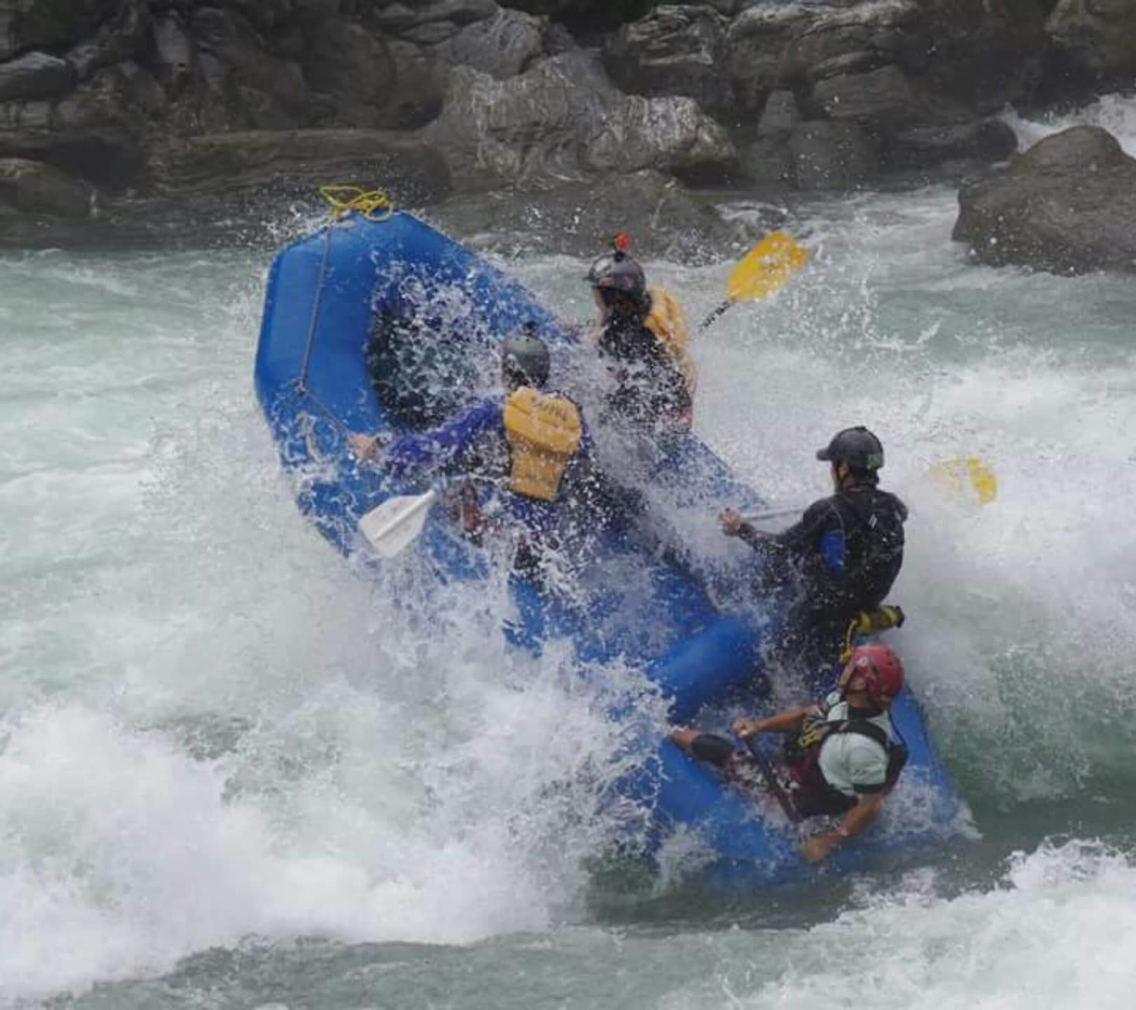 吉野川激流　日本一　ラフティング
